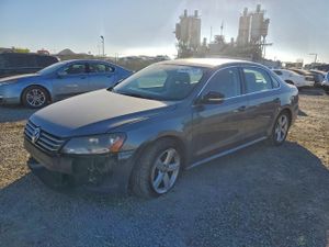 Volkswagen Passat SE 2.5L 5 2013