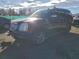 GMC Yukon DENALI 6.2L 8 2012