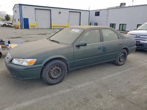 Toyota Camry CE 3.0L 6 2000