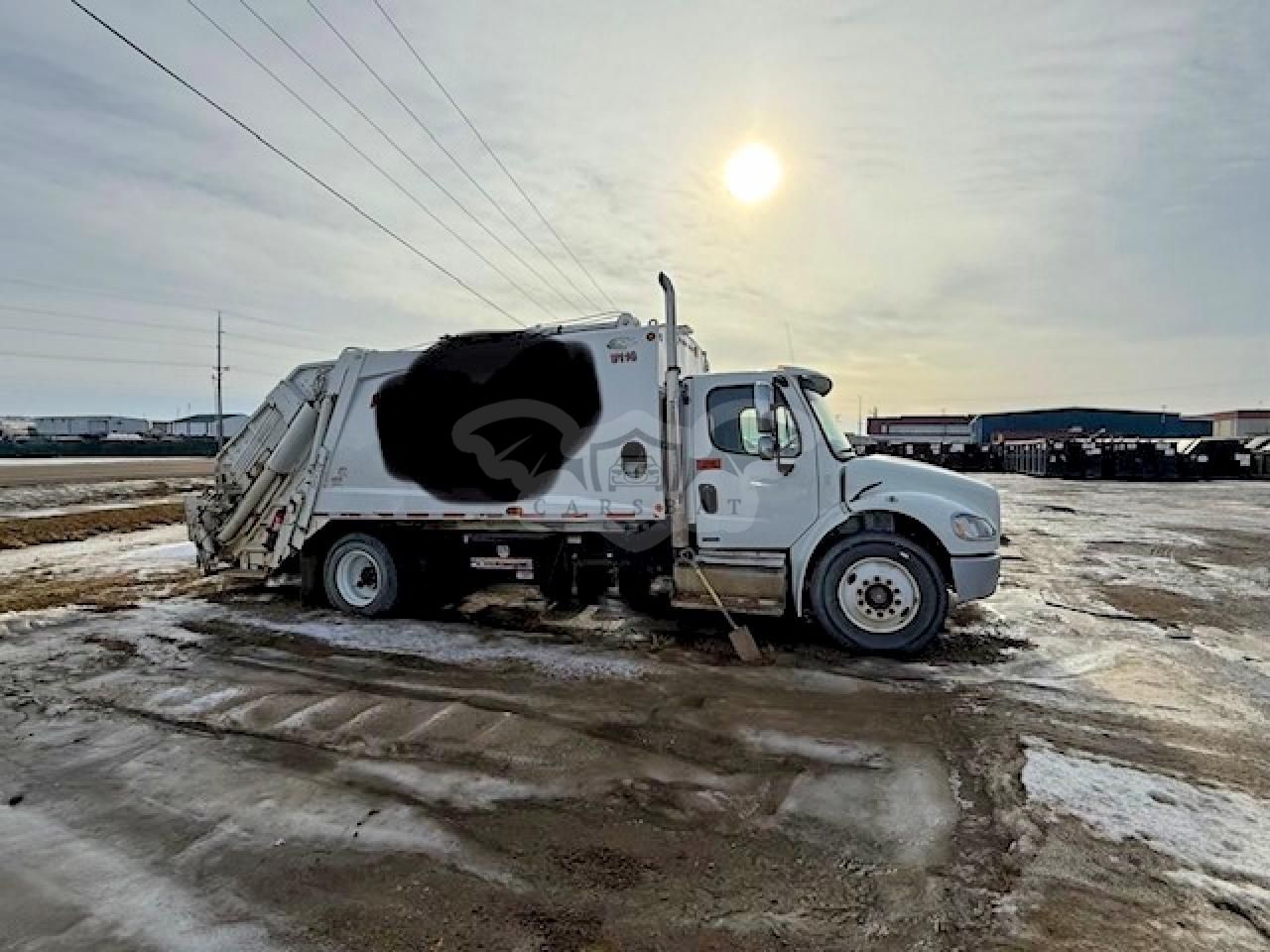 Freightliner Business Class M2 106 MEDIUM DUTY 6.7L 6 2011