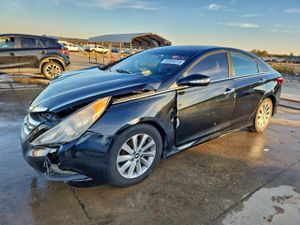 Hyundai Sonata SE 2.4L 4 2014