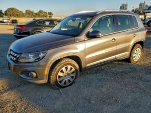 Volkswagen Tiguan S 2.0L 4 2013