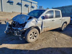 Nissan Titan S 5.6L 8 2011