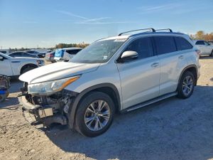 Toyota Highlander XLE 3.5L 6 2015
