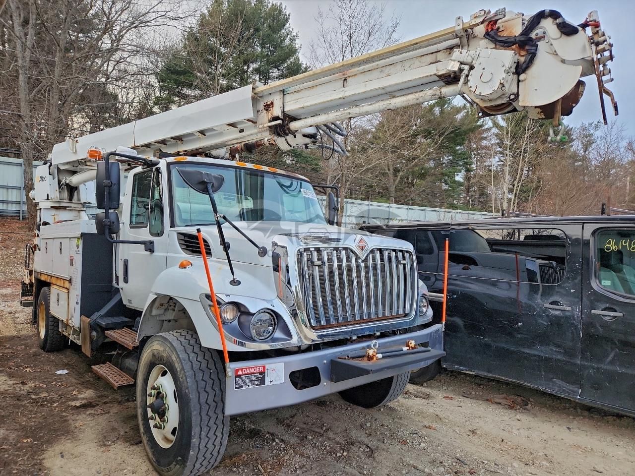 International WorkStar / 7000 Series 7400 7.6L 6 2015