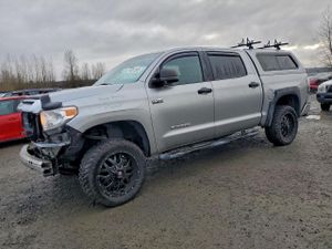 Toyota Tundra CREWMAX SR5 5.7L 8 2015