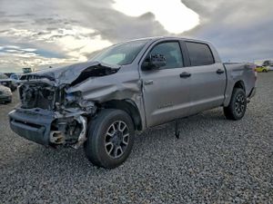 Toyota Tundra CREWMAX LIMITED 5.7L 8 2015