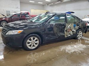 Toyota Camry BASE 2.5L 4 2011