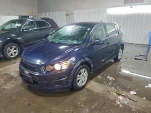 Chevrolet Aveo (Sonic) LT 1.8L 4 2015