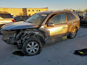 Kia Sorento LX 2.4L 4 2013