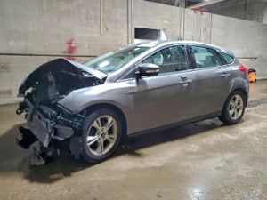 Ford Focus SE 2.0L 4 2014