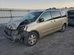 Toyota Sienna CE 3.3L 6 2005