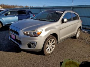 Mitsubishi Outlander SE 2.0L 4 2014
