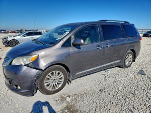 Toyota Sienna XLE 3.5L 6 2014