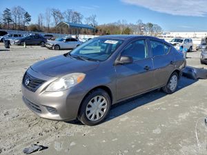 Nissan Versa S 1.6L 4 2014