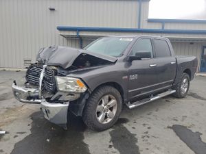 RAM 1500 SLT 5.7L 8 2015