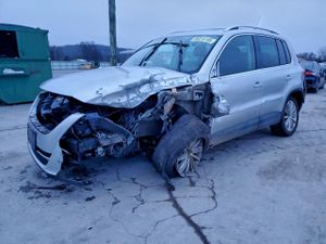 Volkswagen Tiguan S 2.0L 4 2011
