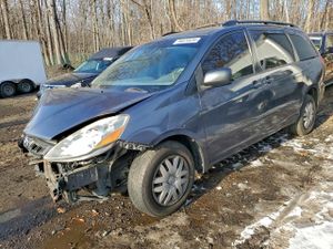 Toyota Sienna CE 3.5L 6 2007
