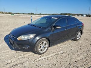 Ford Focus SE 2.0L 4 2014