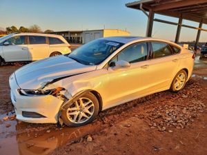 Ford Fusion SE 2.5L 4 2013