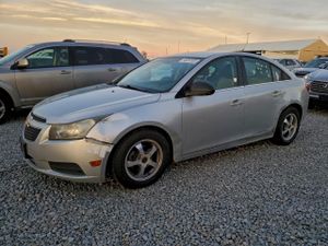 Chevrolet Cruze LS 1.8L 4 2012
