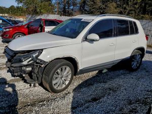 Volkswagen Tiguan S 2.0L 4 2015