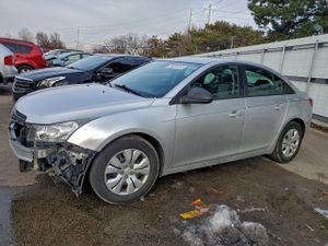 Chevrolet Cruze LS 1.8L 4 2015