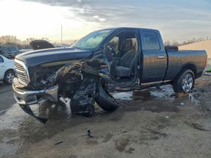 RAM 1500 SLT 5.7L 8 2015