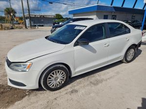Volkswagen Jetta BASE 2.0L 4 2012