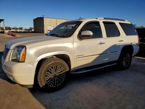 GMC Yukon DENALI 6.2L 8 2014
