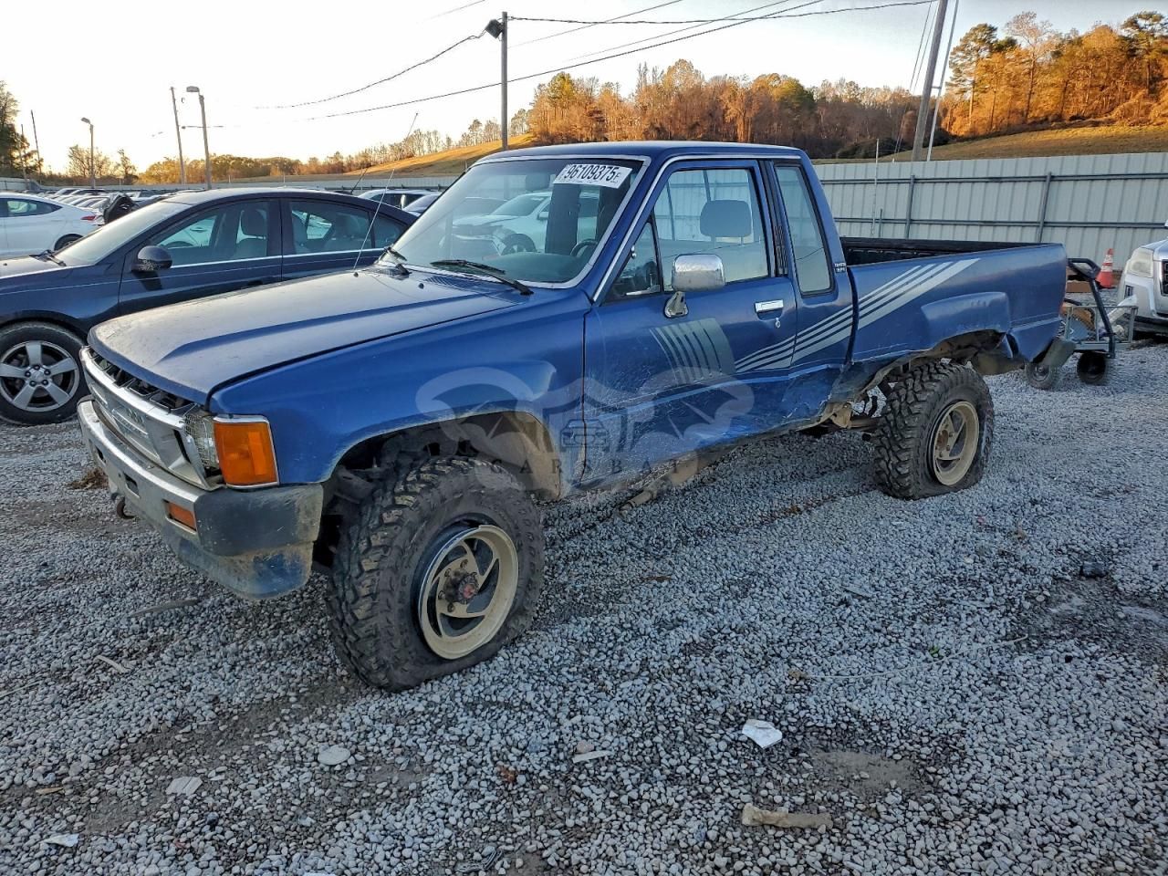 Toyota Hilux XTRACAB RN67 DLX 2.4L 4 1987