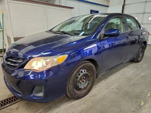 Toyota Corolla BASE 1.8L 4 2013