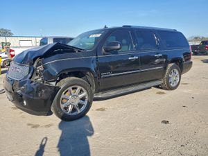 GMC Yukon DENALI 6.2L 8 2010