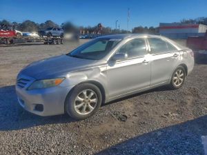 Toyota Camry BASE 2.5L 4 2011