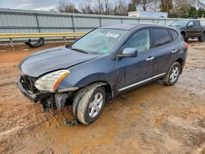 Nissan Rogue S 2.5L 4 2013