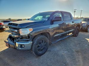 Toyota Tundra CREWMAX SR5 4.6L 8 2016