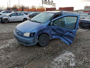 Toyota Sienna LE 3.0L 6 2003
