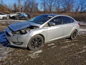 Ford Focus SE 2.0L 4 2015