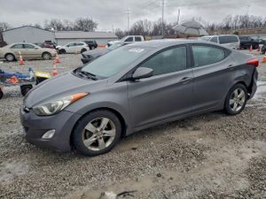Hyundai Elantra GLS 1.8L 4 2013