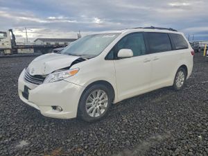 Toyota Sienna XLE 3.5L 6 2015