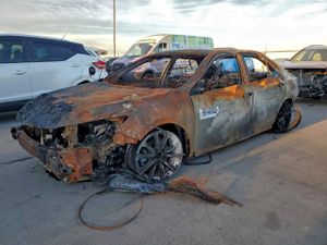 Toyota Camry LE 2.5L 4 2015