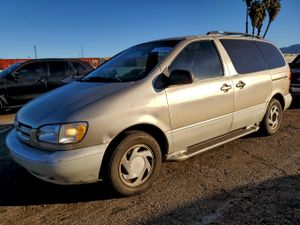 Toyota Sienna LE 3.0L 6 2000