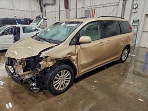 Toyota Sienna XLE 3.5L 6 2014