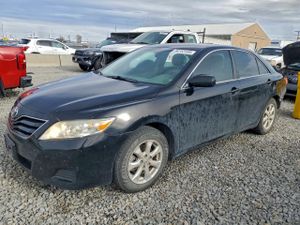 Toyota Camry BASE 2.5L 4 2011