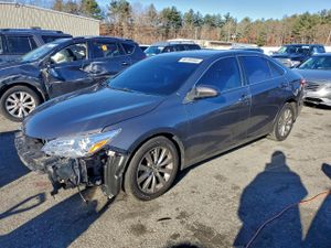 Toyota Camry LE 2.5L 4 2015