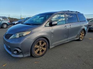 Toyota Sienna SPORT 3.5L 6 2013