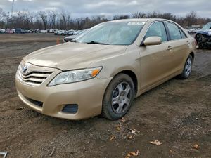 Toyota Camry BASE 2.5L 4 2011