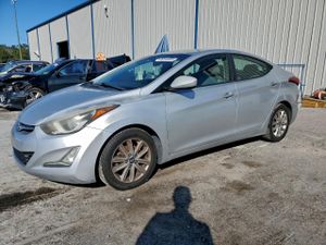 Hyundai Elantra SE 1.8L 4 2015