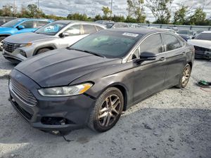 Ford Fusion SE 2.5L 4 2014