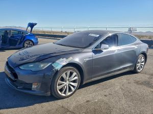 Tesla Model S 2014
